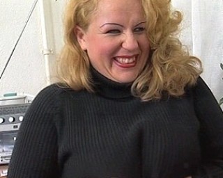 Big titted mama fucking and sucking