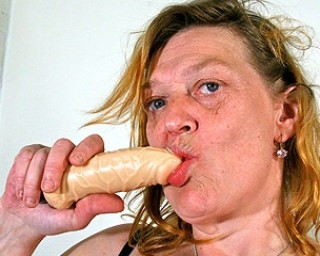 This mature slut loves to show her big ass and dirty mind